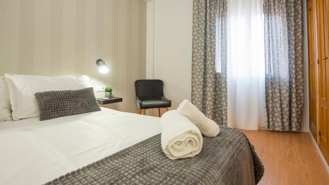 El Sueno De Carmelitas Con Parking Incluido - Apartamentos Aloha Toledo Dış mekan fotoğraf